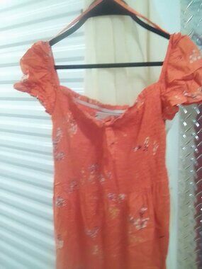 Summer/Sping floral dress with short sleeves.  Size Small